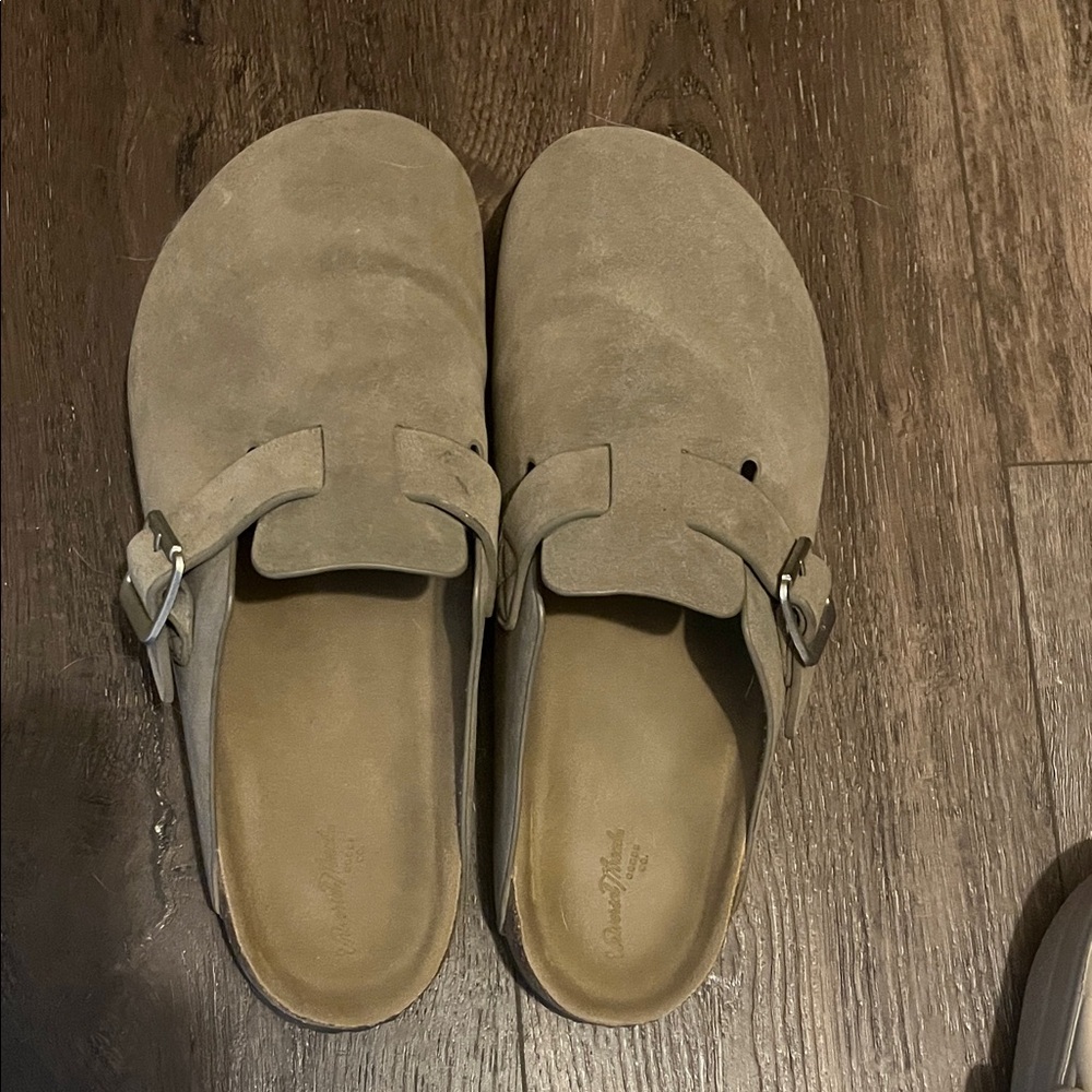 Universal Thread Tan Mules